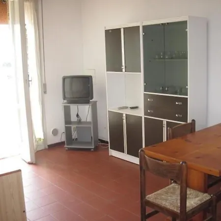 Ferienwohnung Fuer 6 Personen Ca 48 Qm In Lido Delle Nazioni, Adriakueste Italien Podelta Apartamento Lido delle Nazioni